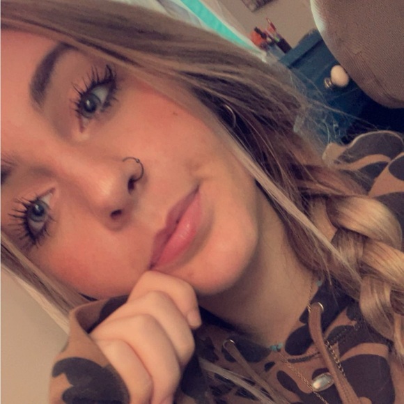 Meet your Posher, Avery - Picture 1 of 1